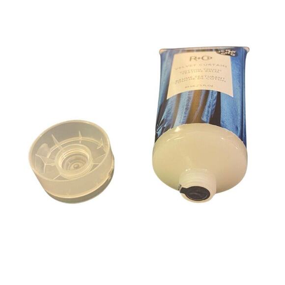 R+Co Velvet Curtain Cotton Touch Texture Balm - Picture 5 of 9
